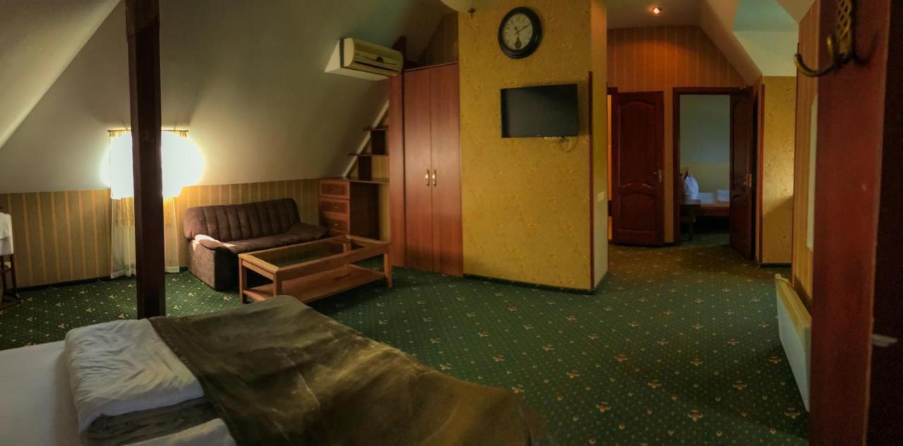 Pivdenna Brama Khmelʼnytsʼkyy Exterior foto